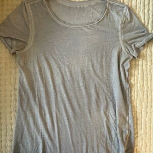 Lululemon women’s tee